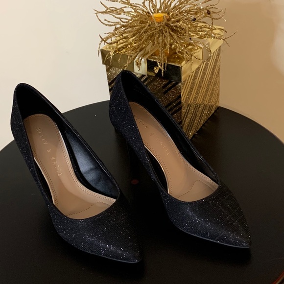 Shoes - Picture 2 of 4